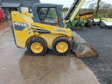 gehl 4240 skid steer specs|gehl 4300 skid steer specs.